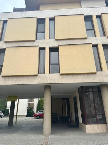 Perla Corp B Hotel